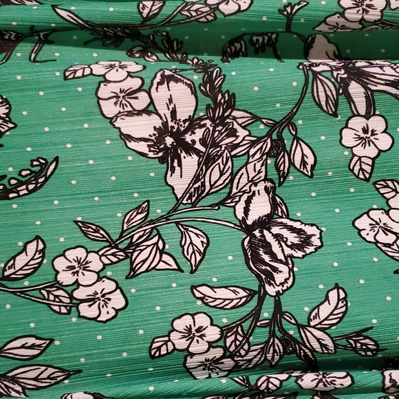 Closetrix floral polka dot blouse - Size3x - Picture 2 of 8